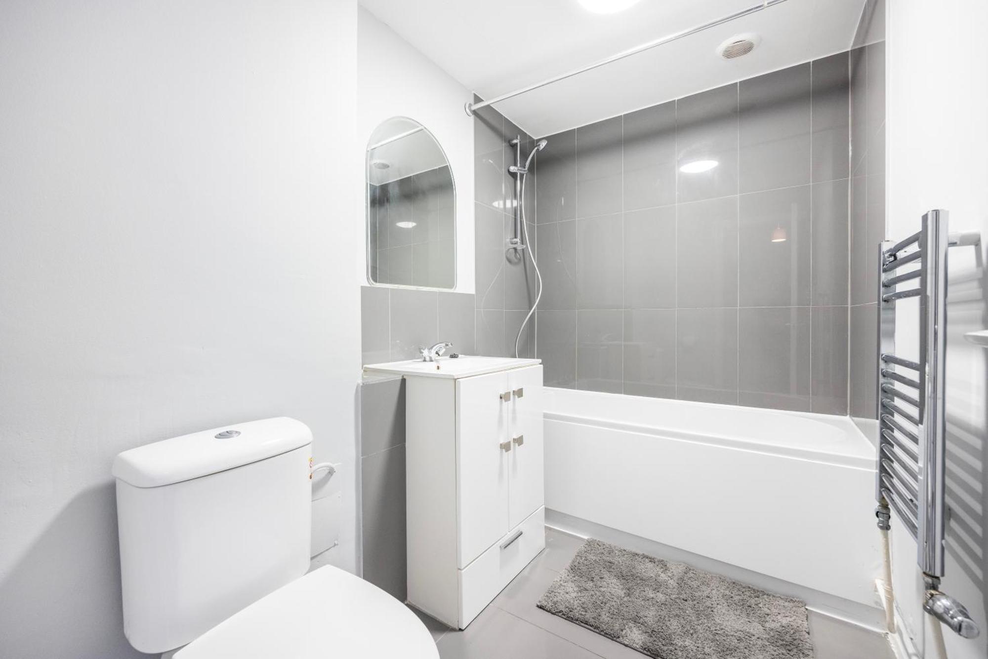 Luxury 4 Bed House Battersea Apartment *