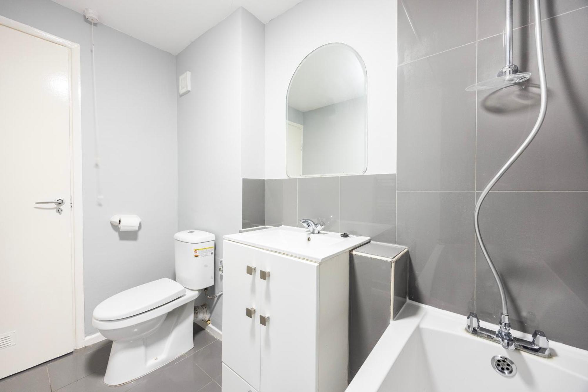 Luxury 4 Bed House Battersea *
